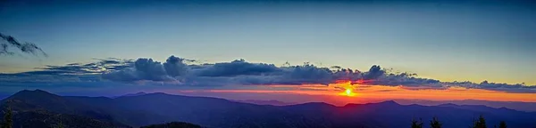 Monte mimtchell pôr do sol paisagem no verão — Fotografia de Stock
