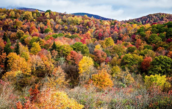 Campos de Cemitério no Blue Ridge Parkway no outono — Fotografia de Stock