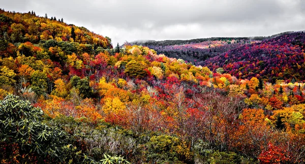 Campos de Cemitério no Blue Ridge Parkway no outono — Fotografia de Stock