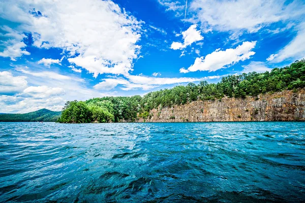 Krásná krajina scény na jezeře jocassee Jižní Karolína — Stock fotografie