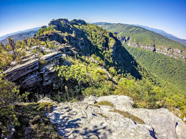 Vista paisagem no topo da tabela rocha montanha nc — Fotografia de Stock