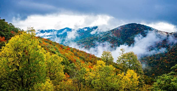 Podzimní sezóna na blue ridge parkway — Stock fotografie