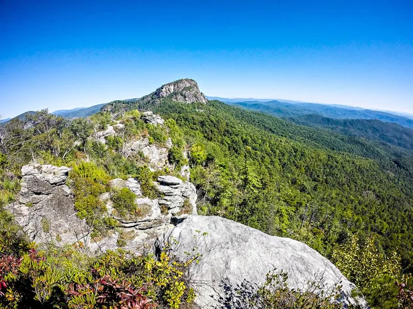 Liggande utsikt på toppen av Taffelberget rock nc — Stockfoto
