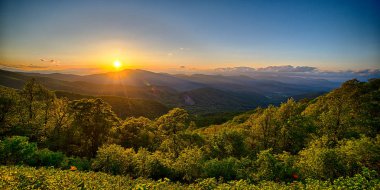 Blue Ridge Parkway yaz Appalaş Dağları günbatımı