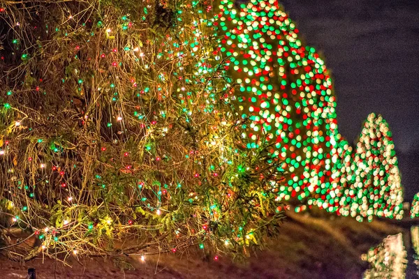 Відкриті різдвяні прикраси в Різдвяному місті США — стокове фото