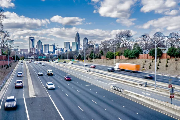 Charlotte norte carolina ciudad horizonte y escenas de la calle — Foto de Stock