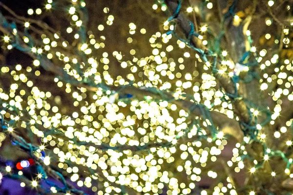Christmas lights and holiday decorations in the city — Stock Photo, Image