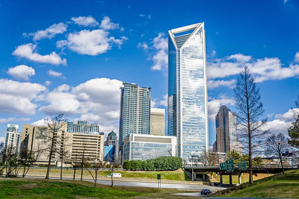 Charlotte nord carolina città skyline e scene di strada — Foto Stock