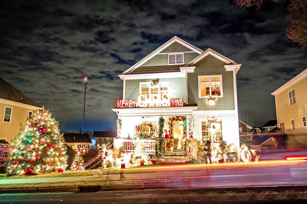 Decorações de Natal ao ar livre na cidade de Natal EUA — Fotografia de Stock