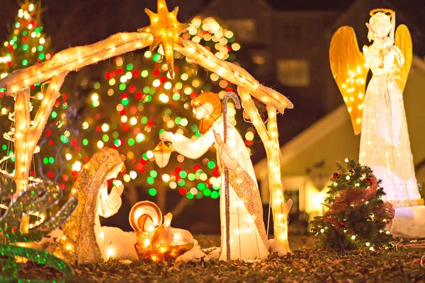 Decorações de Natal ao ar livre na cidade de Natal EUA — Fotografia de Stock