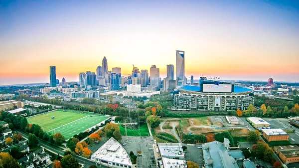 Early morning sunrise over charlotte nc — Stock Photo, Image