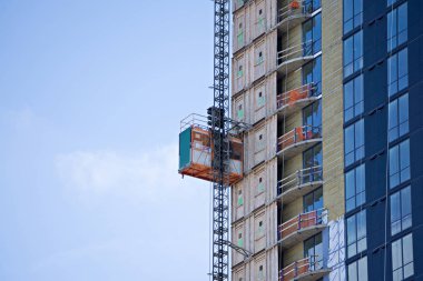 Şehir gökdelenler yapım aşamasında