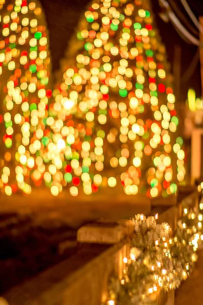 Odkryty ozdoby świąteczne na Boże Narodzenie miasto usa — Zdjęcie stockowe