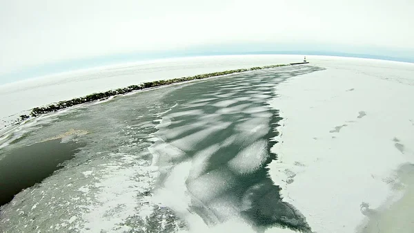 Lago congelado Michigan cerca de puerto deportivo petoskey —  Fotos de Stock