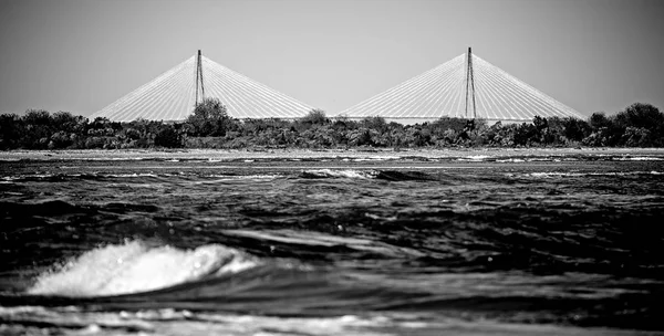 Мост Артура Рейвенела-младшего, соединяющий Чарльстон — стоковое фото