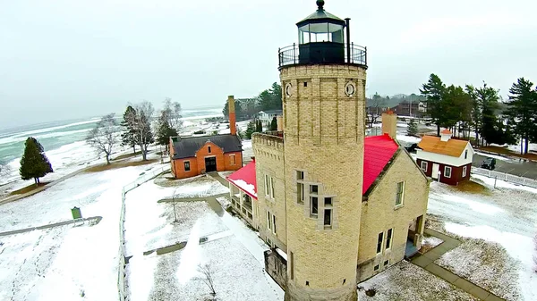 Názory po celém městě mackinaw city na jaře — Stock fotografie