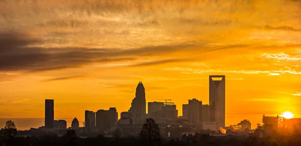 Charlotte carolina norte madrugada amanecer en primavera — Foto de Stock