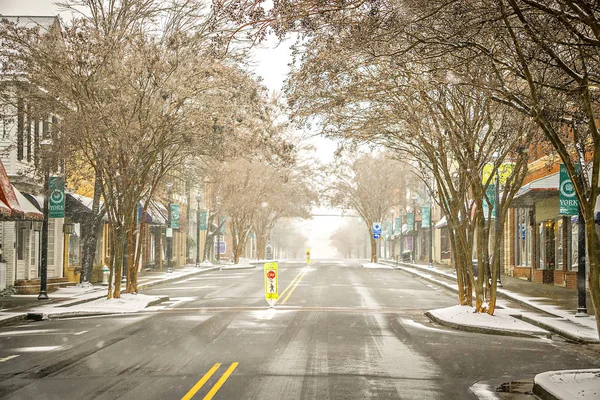 Vinterstorm passerar genom york south carolina downtown — Stockfoto