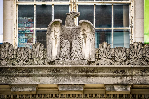 Klassieke historische architectonische details op Amerikaanse gebouw — Stockfoto