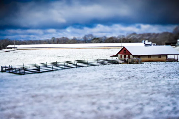 Cenas de inverno em terras agrícolas no sul do país — Fotografia de Stock