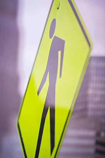 Pedestrian crossing sign in the city — Stock Photo, Image