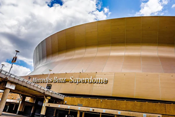 Abril 2017 New orleans LA - Mercedes-Benz Superdome home stadium — Fotografia de Stock