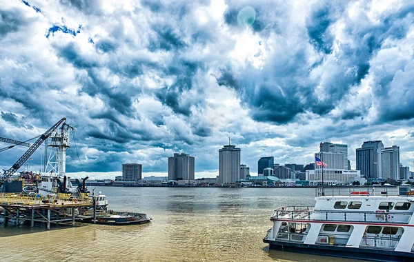 New Orleans Louisiana città skyline e scene di strada — Foto Stock