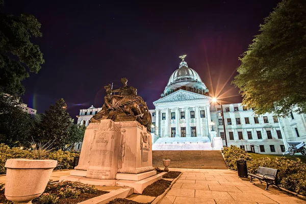 State of mississippi state capitol building in Jackson downtown — Stock Photo, Image