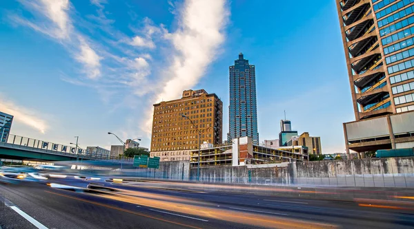Atlanta georgia ciudad skyline temprano en la mañana — Foto de Stock