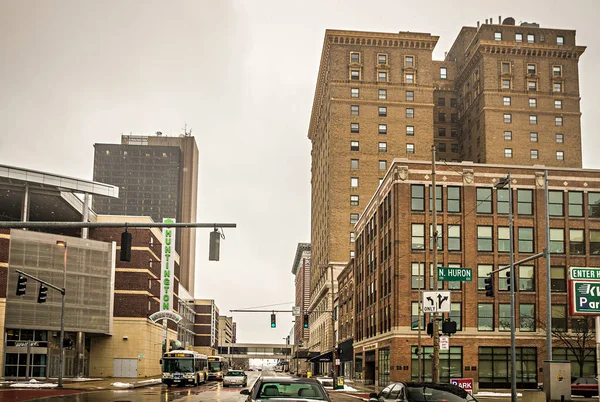 Toledo ohio ciudad skyline y calles — Foto de Stock