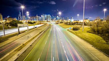 Geceleri downtown Chicago Illinois şehir manzarası