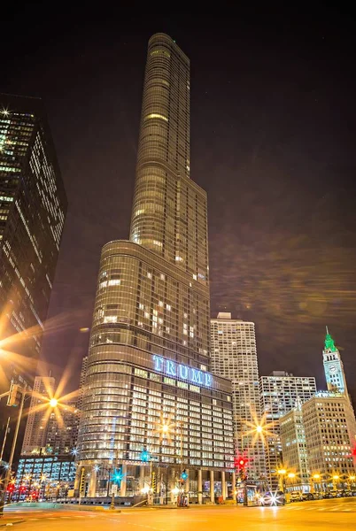 Március 2017 chicagói Illinois - Trump Tower skyscraper belvárosában — Stock Fotó