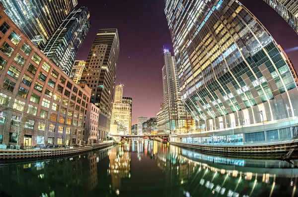 Downtown chicago Illinois şehir manzarası, gece — Stok fotoğraf