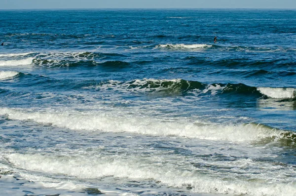 Sobrias y acantilados en la costa pacífica del océano california —  Fotos de Stock