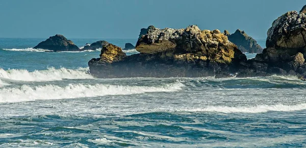 Soberanes et falaises sur la côte pacifique californie — Photo