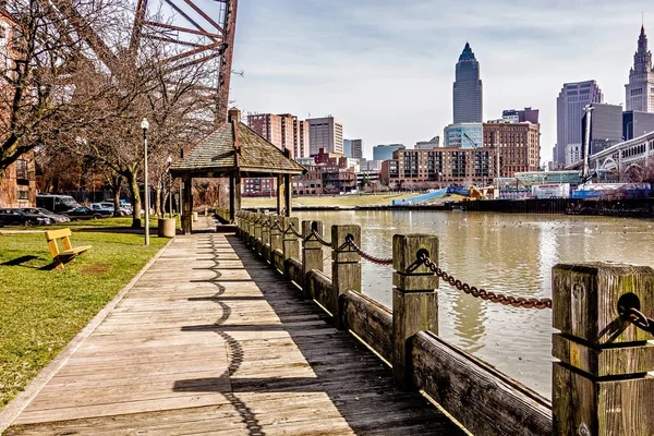 Cleveland ohio kilátás nyílik a városra és környéke — Stock Fotó