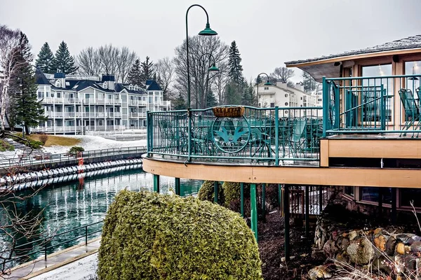 Town of Charlevoix and South Pier Lighthouse on lake michigan — Stock Photo, Image