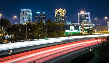 Birmingham alabama şehir manzarası ve karayolu trafik yollar