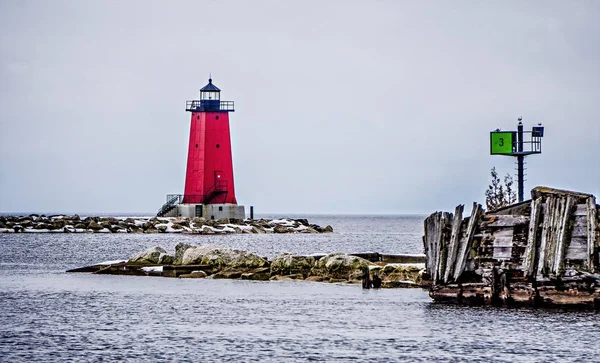 Manistique East Breakwater faro sul lago Michigan — Foto Stock