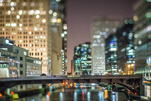 Chicago illinois paesaggio urbano effetto tilt di notte — Foto Stock