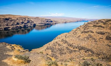 Wanapum Gölü Kolombiya Nehir yaban atları anıt ve kanyonlar