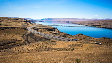 Wanapum Gölü Kolombiya Nehir yaban atları anıt ve kanyonlar