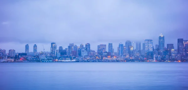 Bulutlu ve yağmurlu gün Seattle washington — Stok fotoğraf