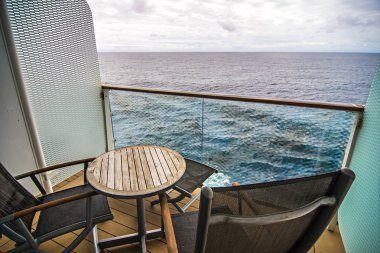 Pasifik Okyanusu yolcu gemisinde etrafında tarama