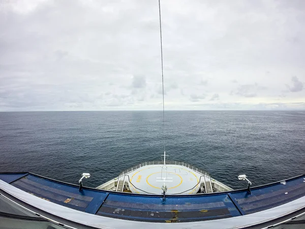 Περιήγηση γύρω από το κρουαζιερόπλοιο στον Ειρηνικό Ωκεανό — Φωτογραφία Αρχείου