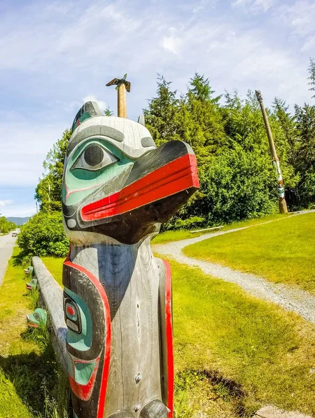 Pólo totem tribal em ketchikan alaska — Fotografia de Stock