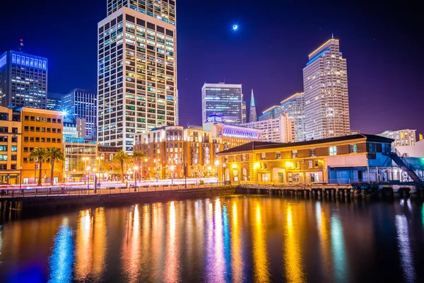 San francisco downtown city skyline på natten — Stockfoto