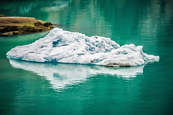 Icebergs do Glaciar Sawyer Norte no Braço Tracy em Alask — Fotografia de Stock