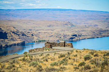  Wanapum Gölü Kolombiya Nehir yaban atları anıt kanyonlar