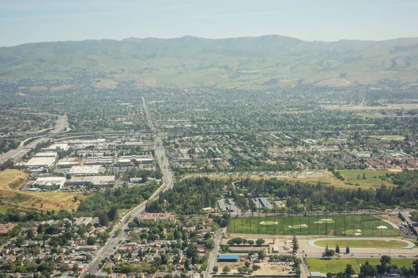 Πετώντας πάνω από το Σαν Χοσέ στην Καλιφόρνια — Φωτογραφία Αρχείου